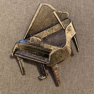 Vintage pin, grand piano